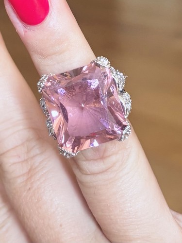 Huge vintage cushion cut - vintage, pink