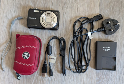 Fuji finepix f100 - fuji,