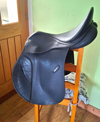 Wintec dressage saddle - wintec,
