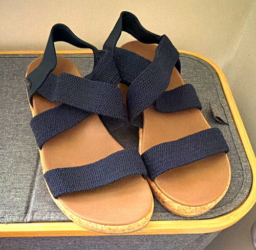 Skechers women navy strap - navy,