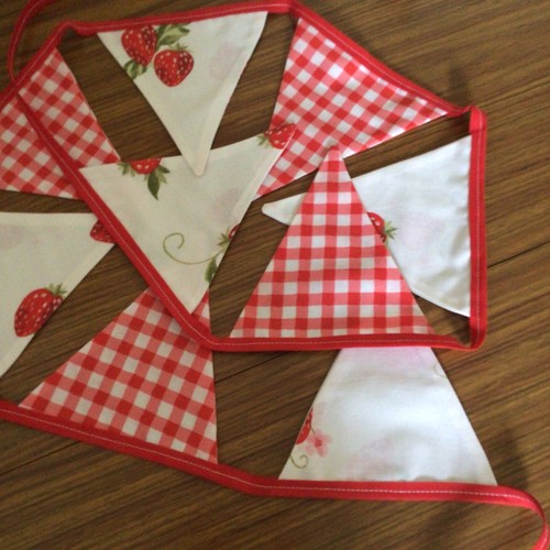 Strawberries gingham handmade - strawberries,