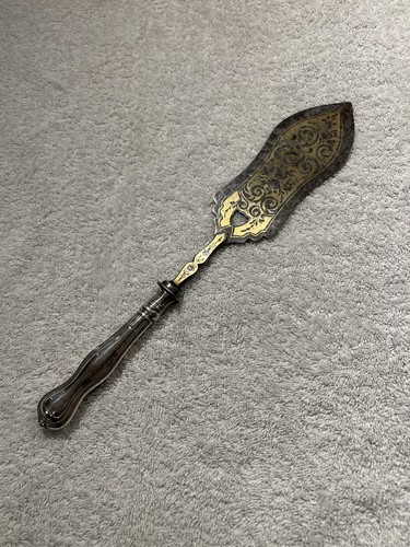 Antique cake server central - server,