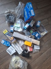 JOB LOT OF CAR PARTS - LOADS