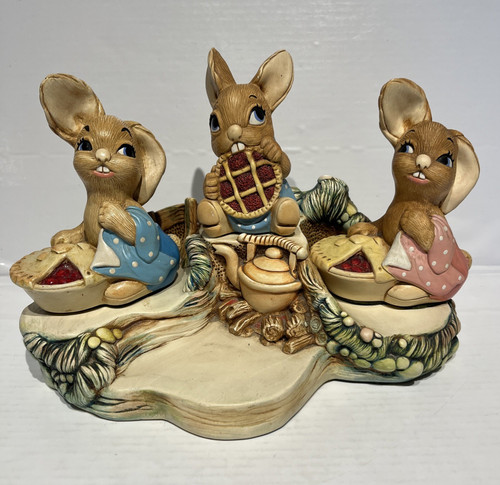 Pendelfin rabbit figures - rabbit,