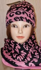 Juicy Couture  hat and scarf