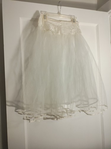 Vintage 1950s 60s - ivory, tulle