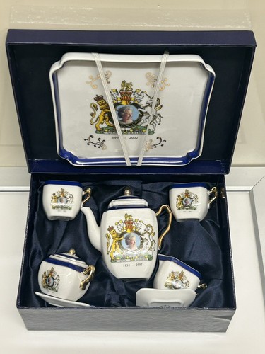 Rare qeii golden jubilee - golden,