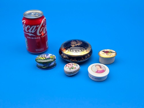 Group trinket boxes - a,