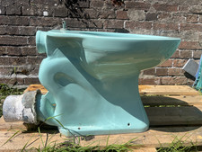 Aqua / turquoise Westbury close Coupled ‘P’ trap syphonic pan and cistern W/C W