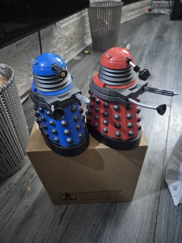 Who blue and red - ,