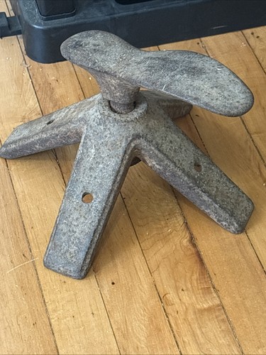 Antique cast iron four leg - antique, four-leg