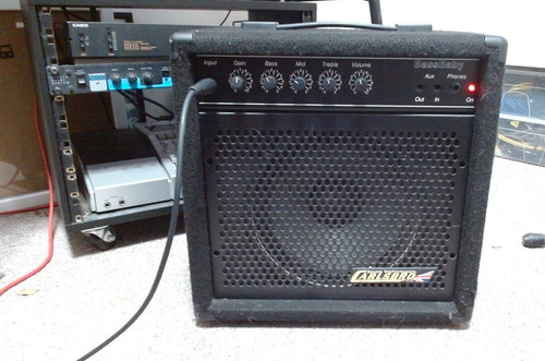 Carlsbro bass baby amp - , hear