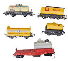 Rack Of 5 X Tri-ang Hornby mixed lot of wagons Shell Unigate Cement Co Unboxed.