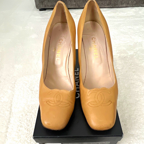 Chanel beige leather - chanel, square