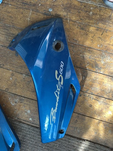 Suzuki bandit 600 right - 600,