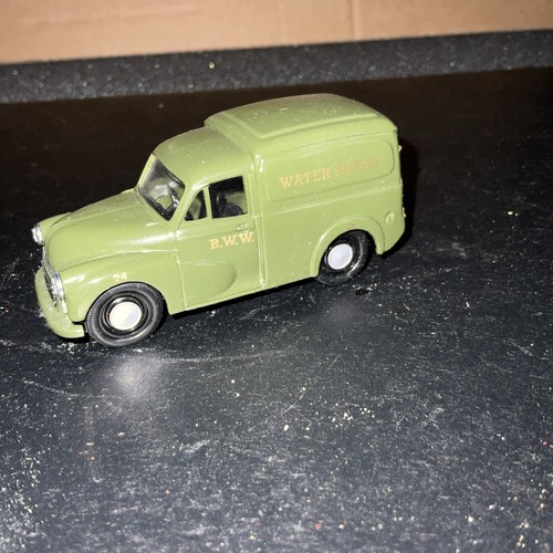 Corgi classics morris - 1:43,