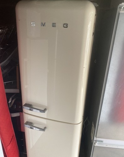 Smeg fridge freezer - fridge,