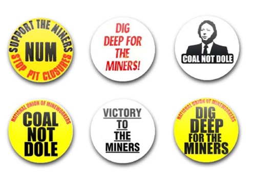 25mm button badges x6 - ,