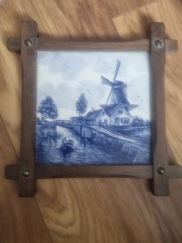 Vintage wooden framed delph - framed, 9"