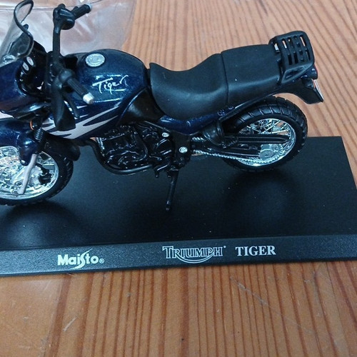 Maisto triumph tiger diecast - triumph,