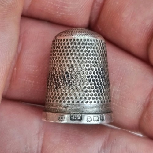 Antique solid silver thimble - silver,