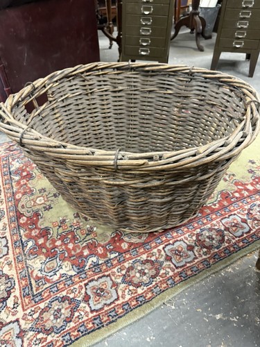 Vintage large wicker - vintage,