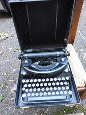 Portable Typewriter 1930's Remington Noiseless in Original Carry Case Vintage