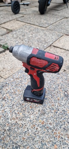 Milwaukee m12 impact driver - milwaukee,