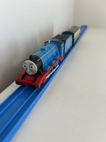 Tomy trackmaster gordon train - gordon,