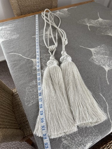 Large pair curtain tie - large,
