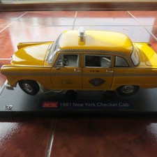 Sun Star New York Checker Taxi cab 1981 1:18 Scale Yellow Taxi Diecast Model Car
