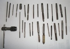 Job lot of 27 small engineering taps + operating handle - mixed UNC UNF BA etc
