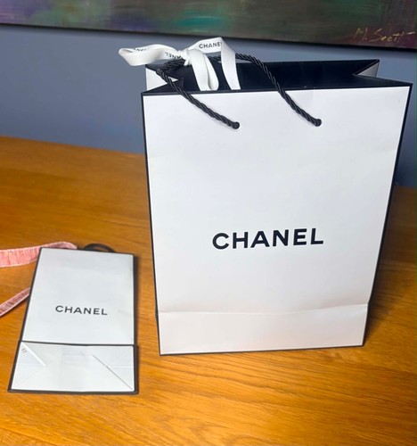 Chanel carrier bag - x,