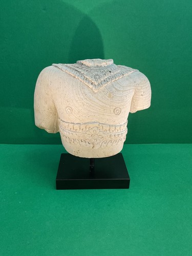 Khmer vishnu statue - ,