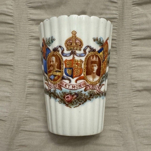 Royal memorabilia king - royal,