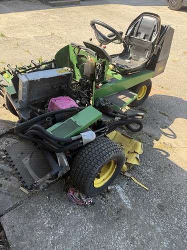 John deere triple mower - deere,