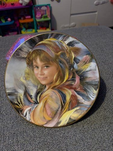 Royal doulton gabrielle 1985 - gabrielle,