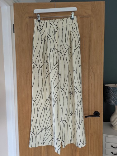 Women cream and black - women's,