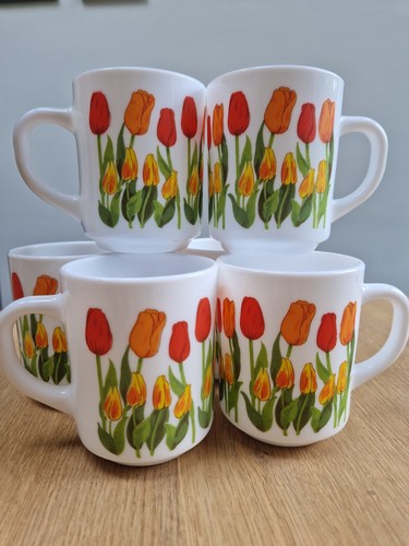 Arcopal milk glass tulips mugs - arcopal,