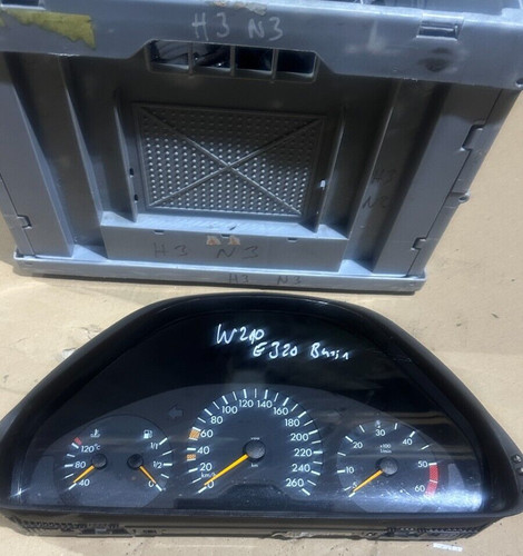 Speedometer instrument cluster
