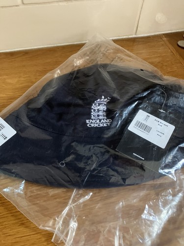Bnwt england cricket bucket - england,