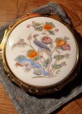 Gorgeous Stratton Enamel Ladies Vintage Powder Compact