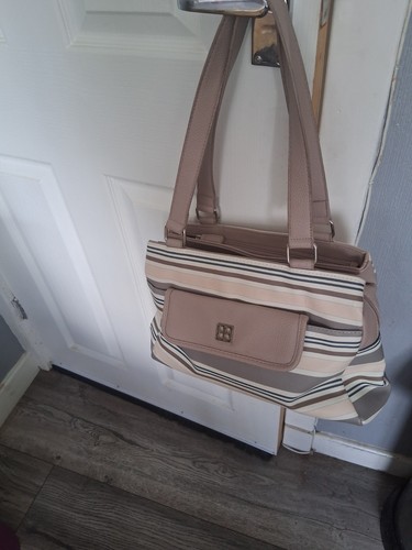 Ladies hand bag shoulder in - /shoulder,