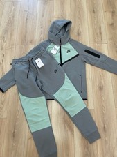 Nike Tech Fleece Grey and
