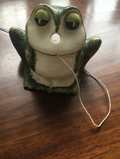 Babbacombe Pottery Sitting Frog String holder