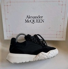 Alexander mcqueen Court
