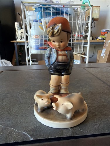 Hummel 66 farm boy - ,