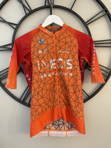 Ineos grenadiers pro team - pro,