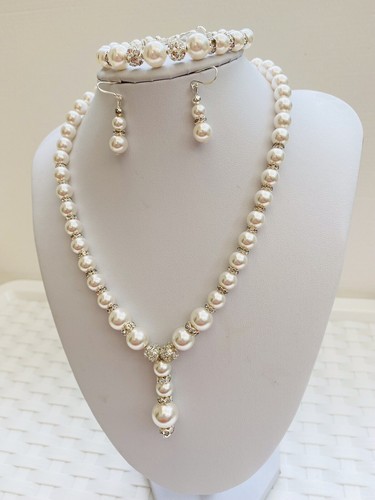 Bridal necklace backdrop - +,