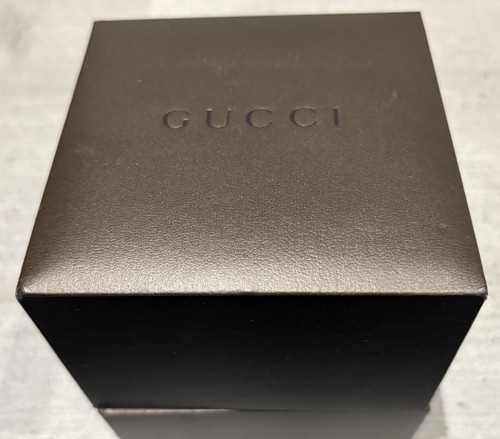 Gucci watch storage - watch,